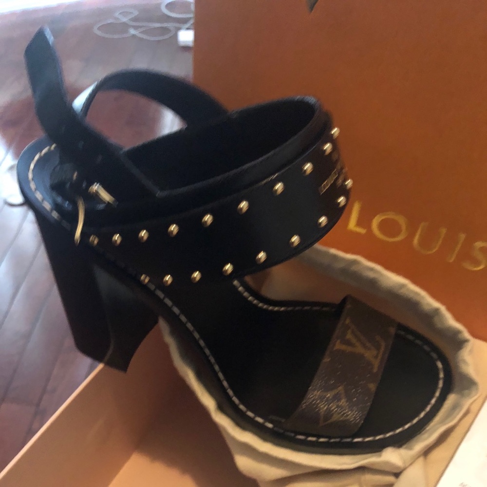 Louis Vuitton nomad sandal
